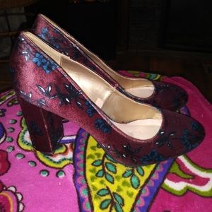 Libby Edelman 8.5 Burgundy velvet floral chunky heal